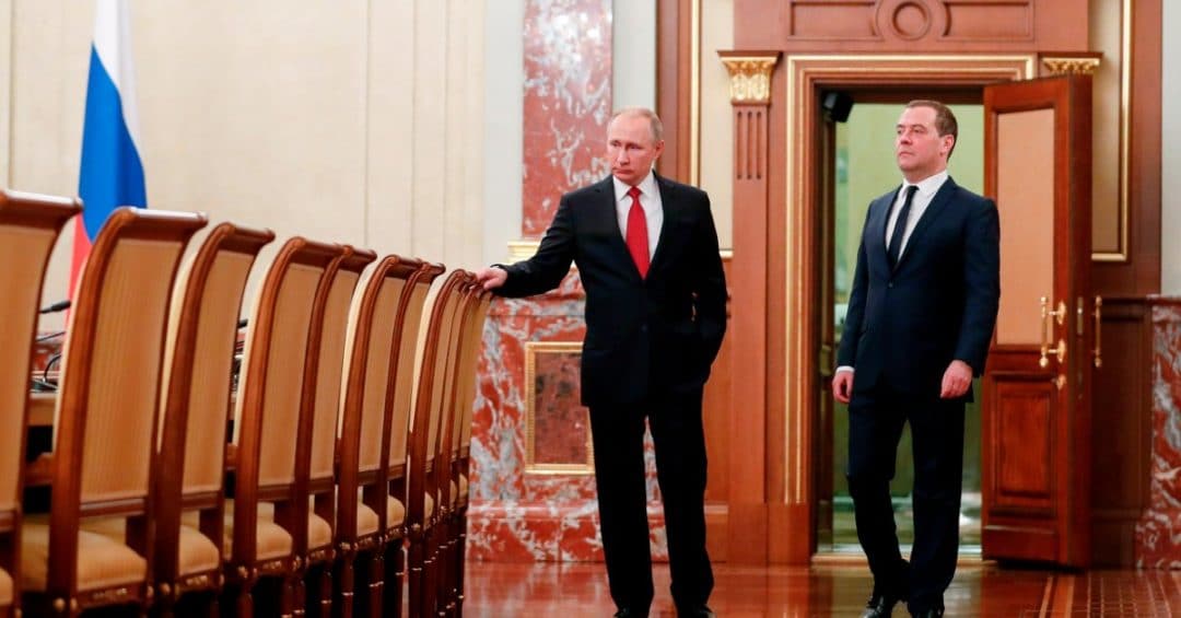 ارتفعت أسعار البيتكوين عندما استقال رئيس الوزراء الروسي ديمتري ميدفيديف
