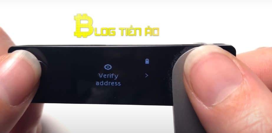 Bestätigen Sie die Adresse der Bitcoin-Brieftasche im Hauptbuch nano x