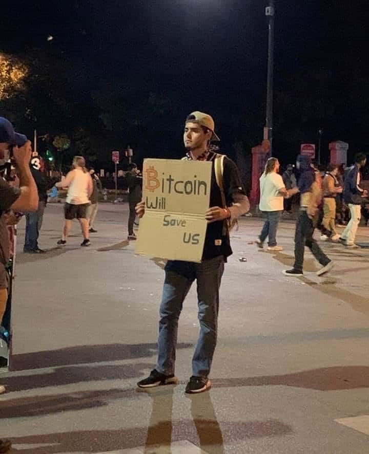 quảng bá bitcoin giữa biểu tình