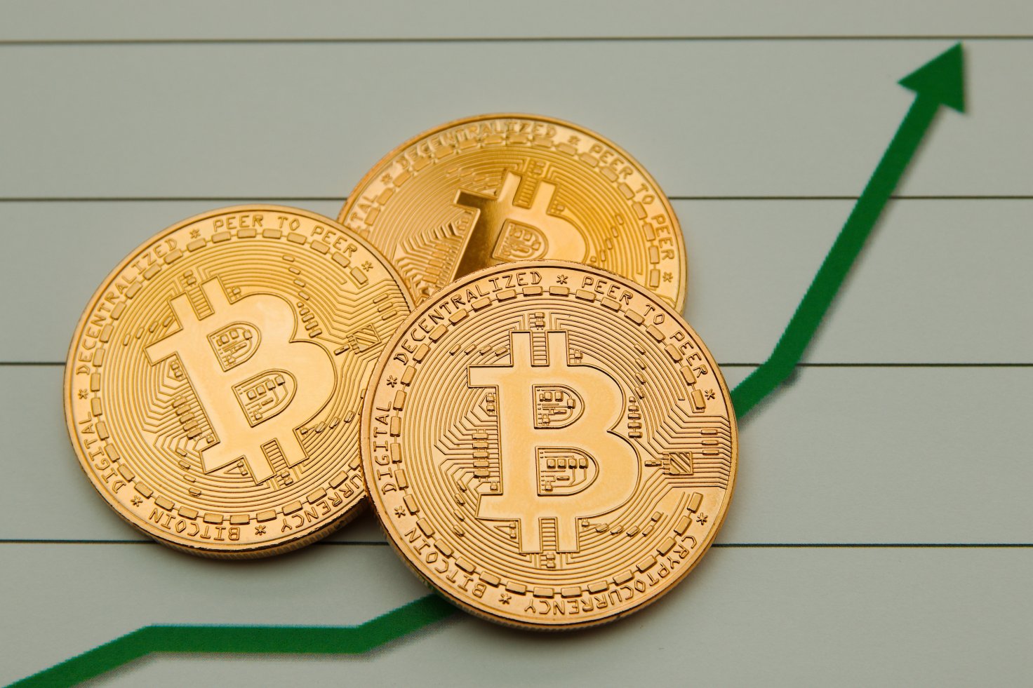Bitcoin test đỉnh trên 13.300 USD, thị trường được 'hâm nóng'