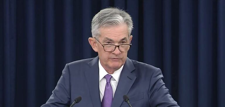 Předseda Fedu nazývá bitcoiny „v podstatě alternativou zlata“