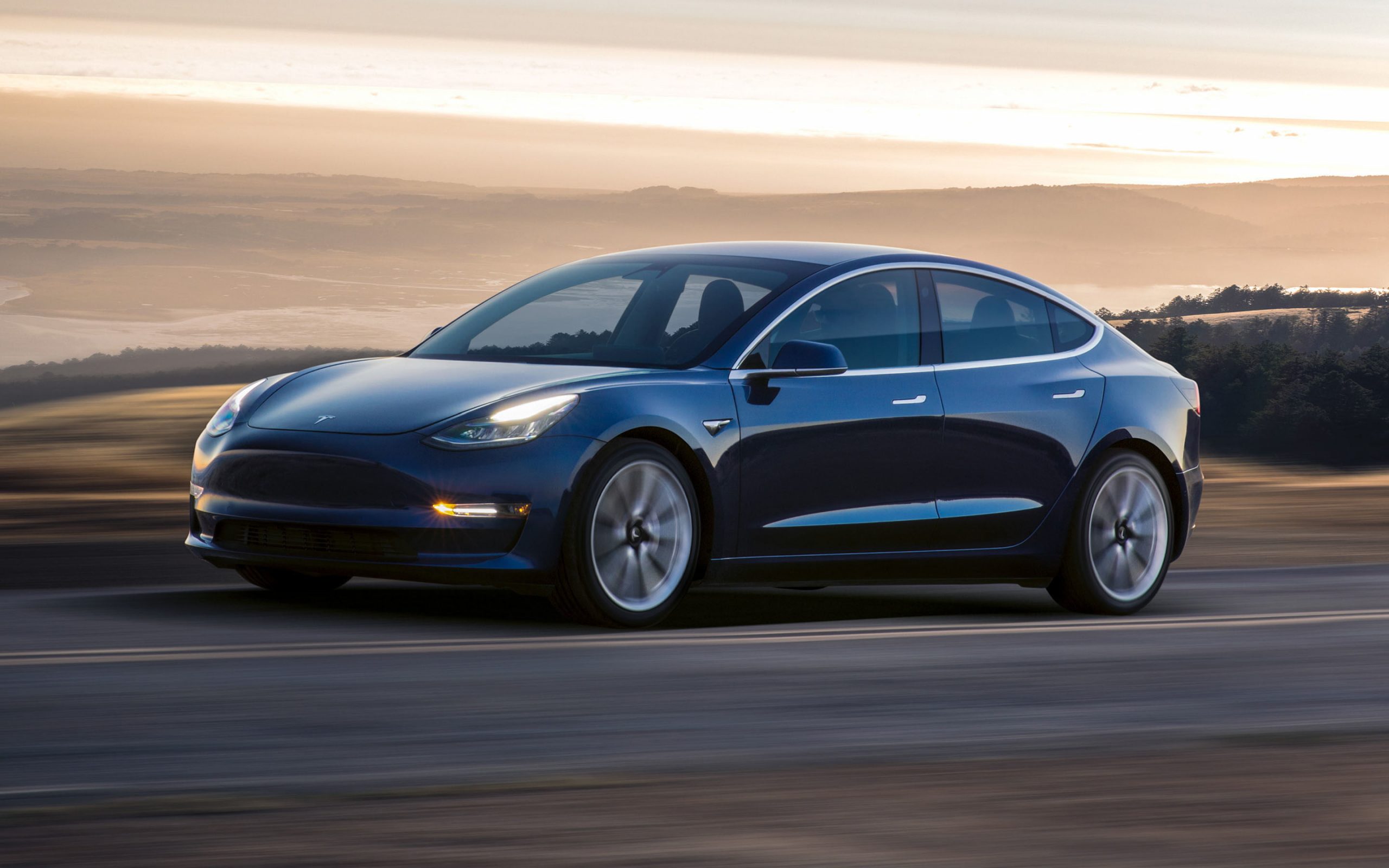 Một YouTuber tuyên bố sẽ mua 111 chiếc Tesla Model 3 nếu Elon Musk chấp nhận BCH