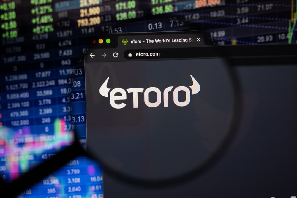 Η eToro καταργεί τις ADA και TRX στις ΗΠΑ