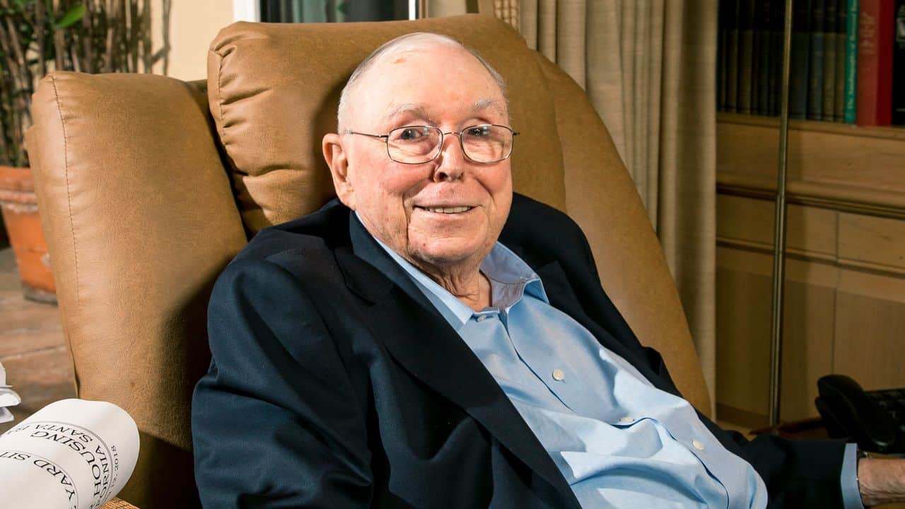 Το δεξί χέρι του Warren Buffett: «Μακάρι τα κρυπτονομίσματα να μην υπήρχαν ποτέ»