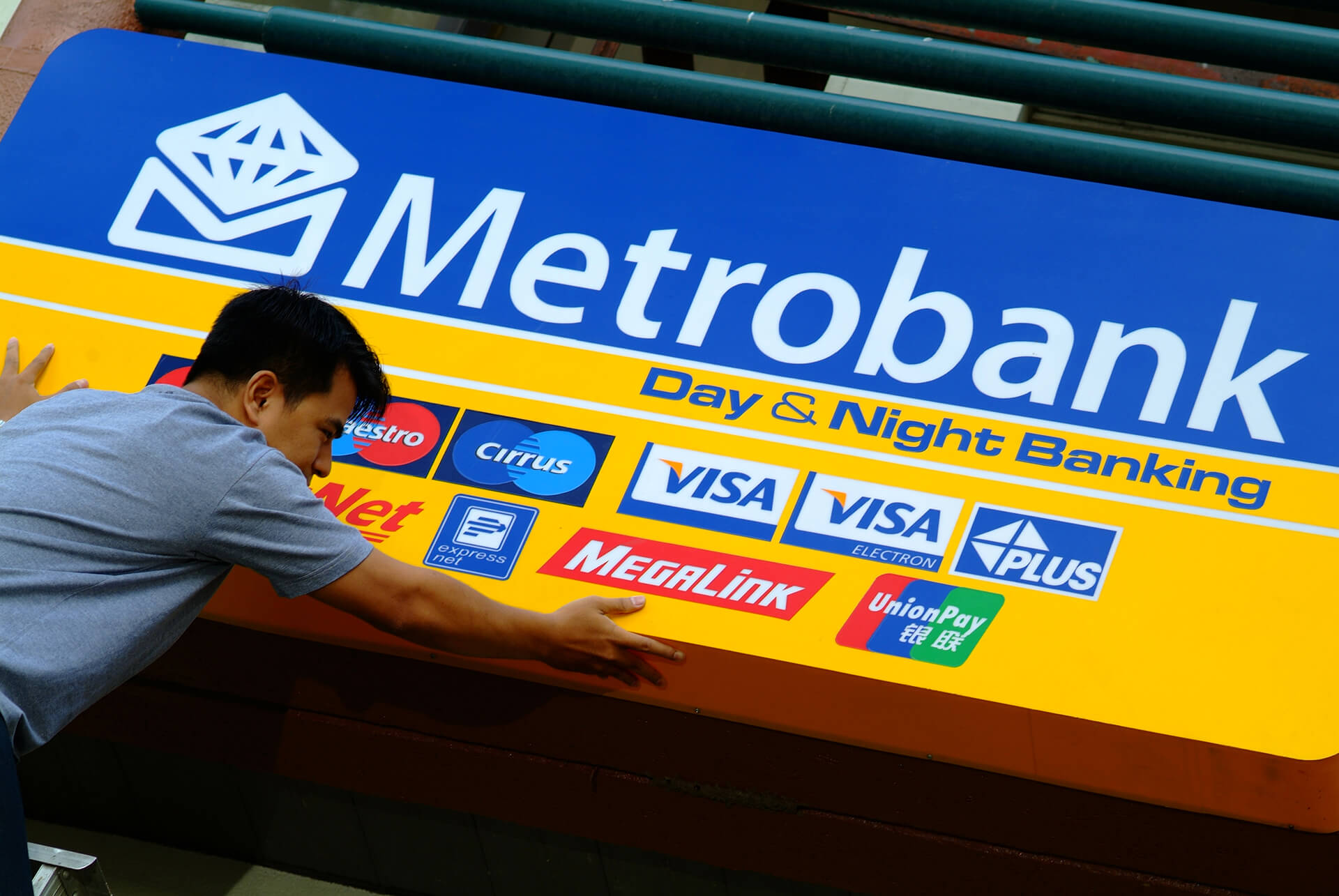 metropolitan-bank-1.jpg