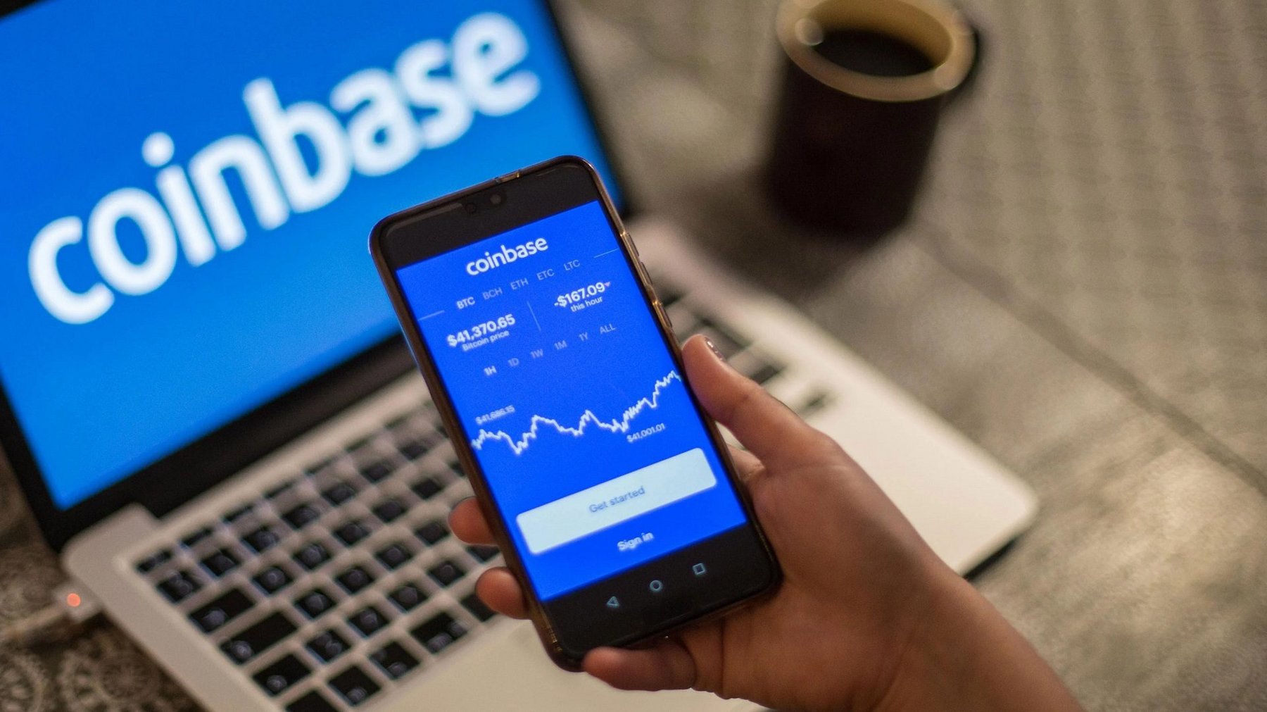 Doanh thu Coinbase giảm gần 60% 