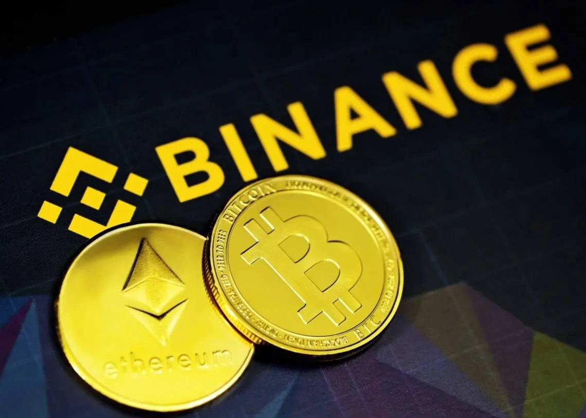 Bitcoin thủng mức 27.000 USD sau khi Binance bị kiện