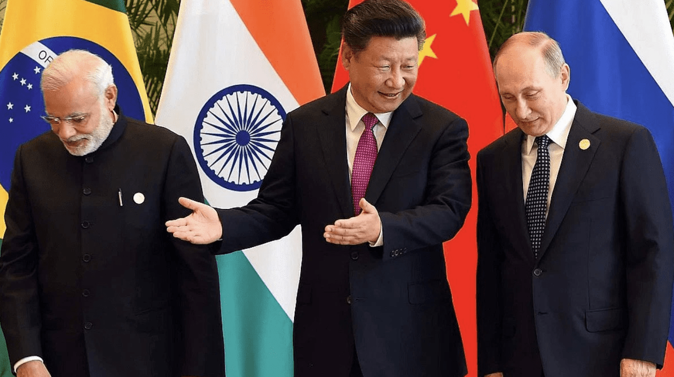 BRICS: Trung Quốc, Nga và Ấn Độ thay thế đồng đô la Mỹ trong thương mại toàn cầu?